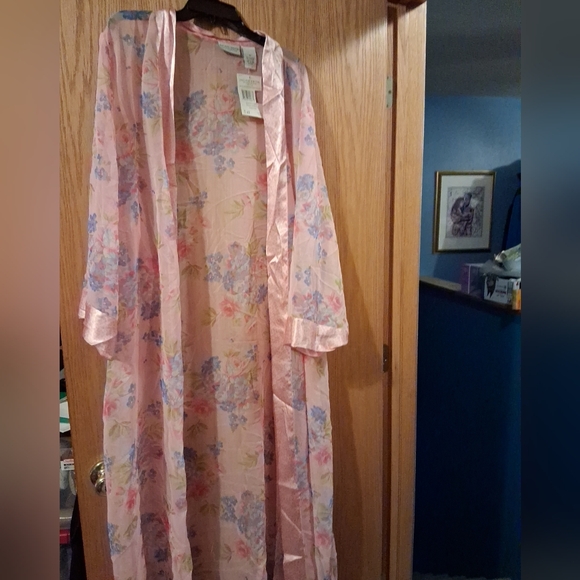 Jaclynn Smith Sleepwear Plus Poly Chiffon Pink Floral Komono Women 4X Sheer Robe - Picture 1 of 6